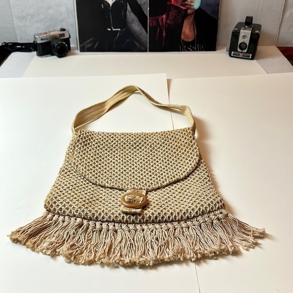 Shoulder bag fringe tassels